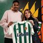 Diogo Bezerra, ao lado da presidente Alexandrina Cruz, assina até 2030 pelo conjunto de Vila do Conde - Foto: Rio Ave