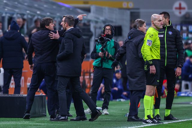 António Conte, treinador do Nápoles, foi expulso frente ao Inter