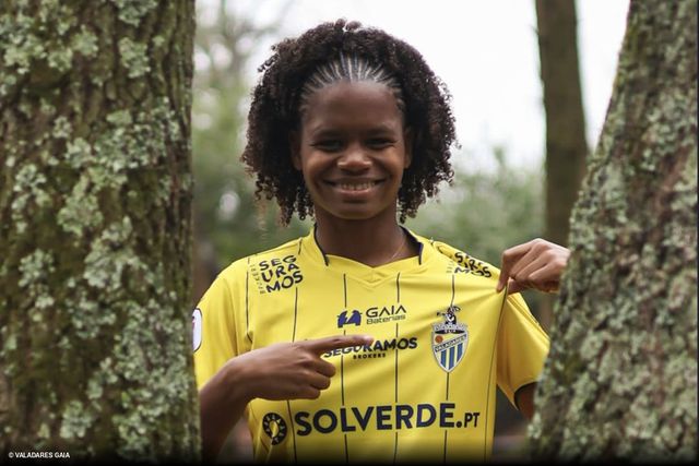 Maísa já veste as cores do Valadares. Foto: Valadares