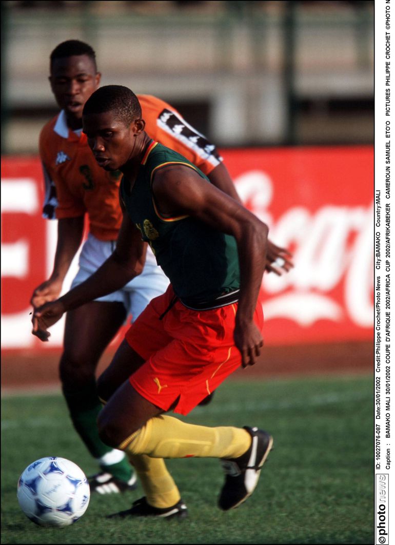 Camisola sem mangas dos Camarões usada na CAN em 2002, mas acabou banida antes do Mundial - Foto: IMAGO