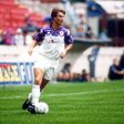 Camisola da Fiorentina num jogo com o Brescia, em 1992, gerou polémica devido ao design com suásticas - Foto: IMAGO
