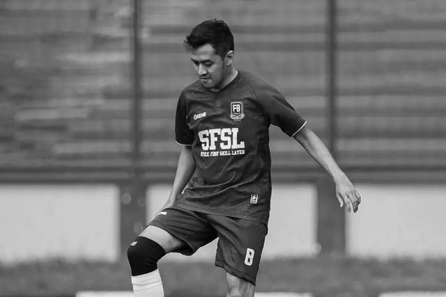 Jogador morre depois de ser atingido por um raio em campo