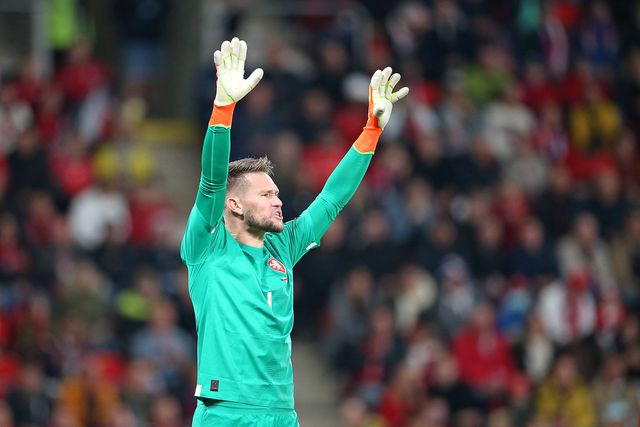 Mercado (oficial): internacional checo ruma ao segundo escalão de Espanha