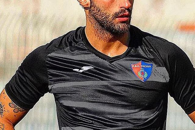 Jogador italiano condenado a prisão perpétua depois de matar a mulher