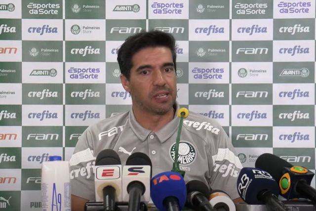 «O Palmeiras tem um treinador que é demasiado arrojado...»