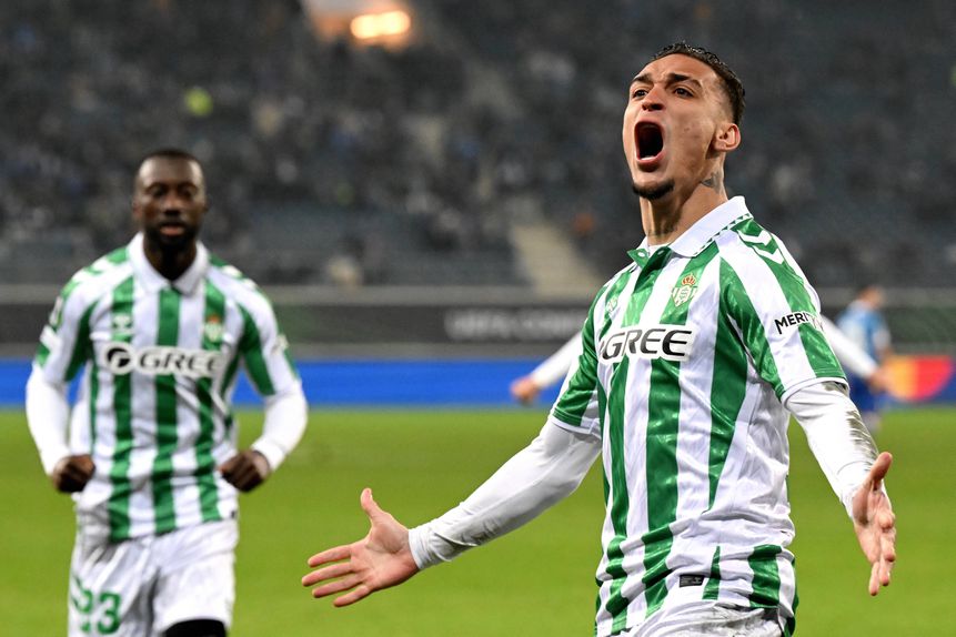 Antony festeja golo pelo Betis