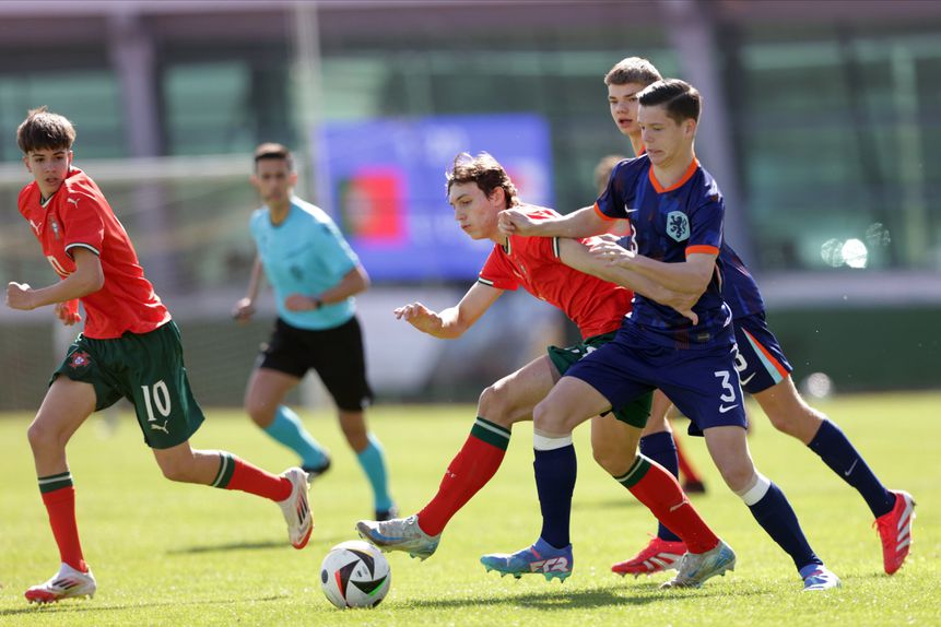 A Holanda levou a melhor frente a Portugal (FPF)