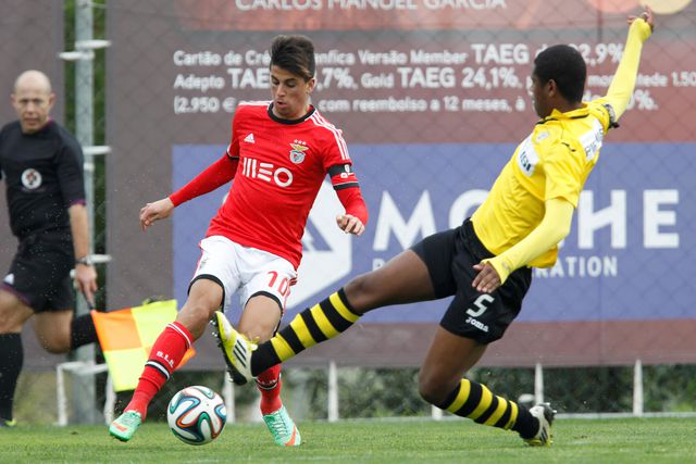 Joao Cancelo jogador do Benfica B, no jogo Benfica B - Beira-Mar referente a 25ª jornada da II Liga 2013/14, realizado na Caixa Futebol Campus, no Seixal. Domingo 12 de Janeiro de 2014.