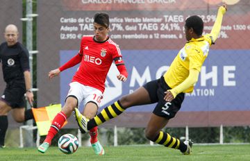 João Cancelo: «Se for para o Benfica, quero ganhar títulos»