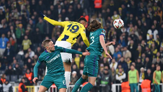 En-Nesyri cabeceia sem piedade e Fenerbahçe já goleia (vídeo)