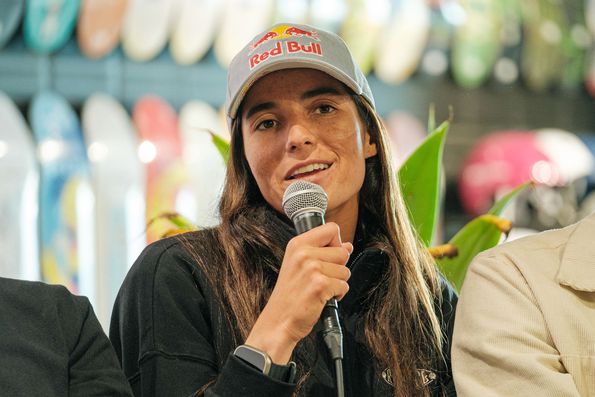 Teresa Bonvalot, campeã nacional de surf na apresentação da Liga MEO 2025. Foto Jorge Matreno