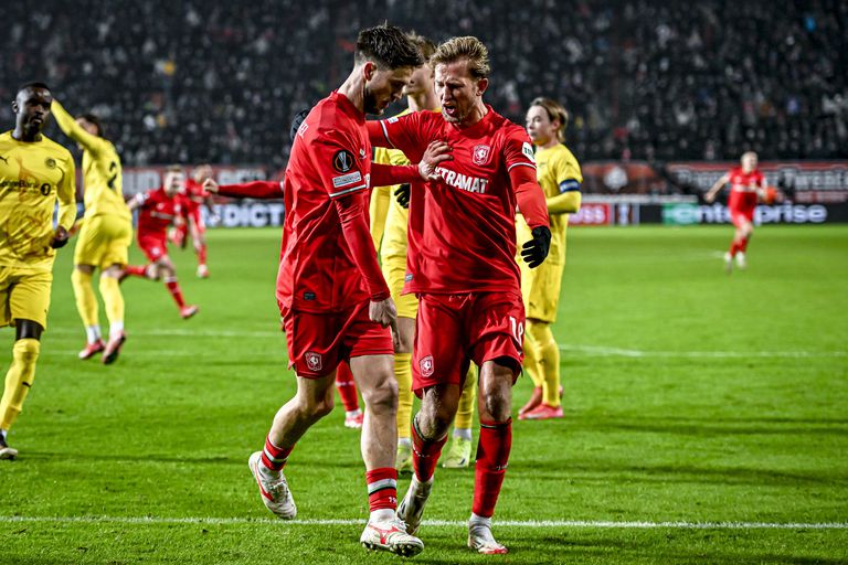 Ricky van Wolfswinkel festeja golo do Twente