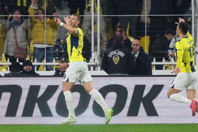 Fenerbahçe vence Anderlecht e Mourinho sorri