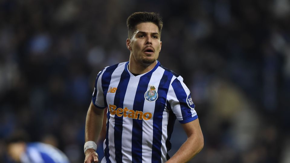 Francisco Moura festeja estreia a marcar com a camisola do FC Porto