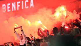 Benfica: cinco mil euros de multa por pirotecnia (e não só)