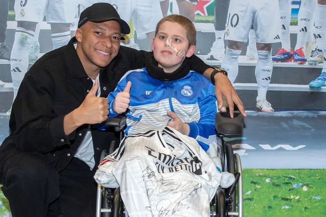 Mbappé e Lorenzo (Foto: Real Madrid)