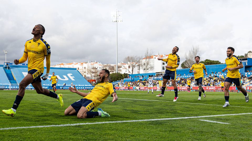 Em Estoril que ganha... Cathro não deve mexer