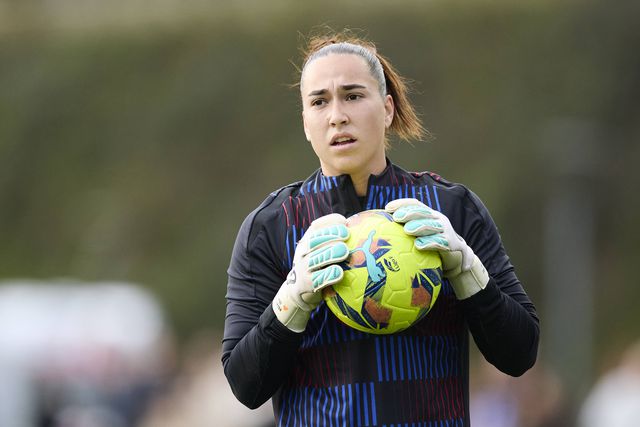 Cata Coll defende as redes do Barcelona (Imago)