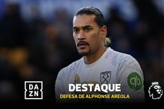 Pé de Aréola valeu-lhe o prémio de melhor defesa do mês na Premier League