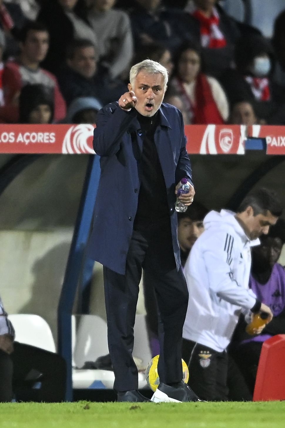 Mourinho: «É muito difícil assinalar penáltis a favor do Benfica»