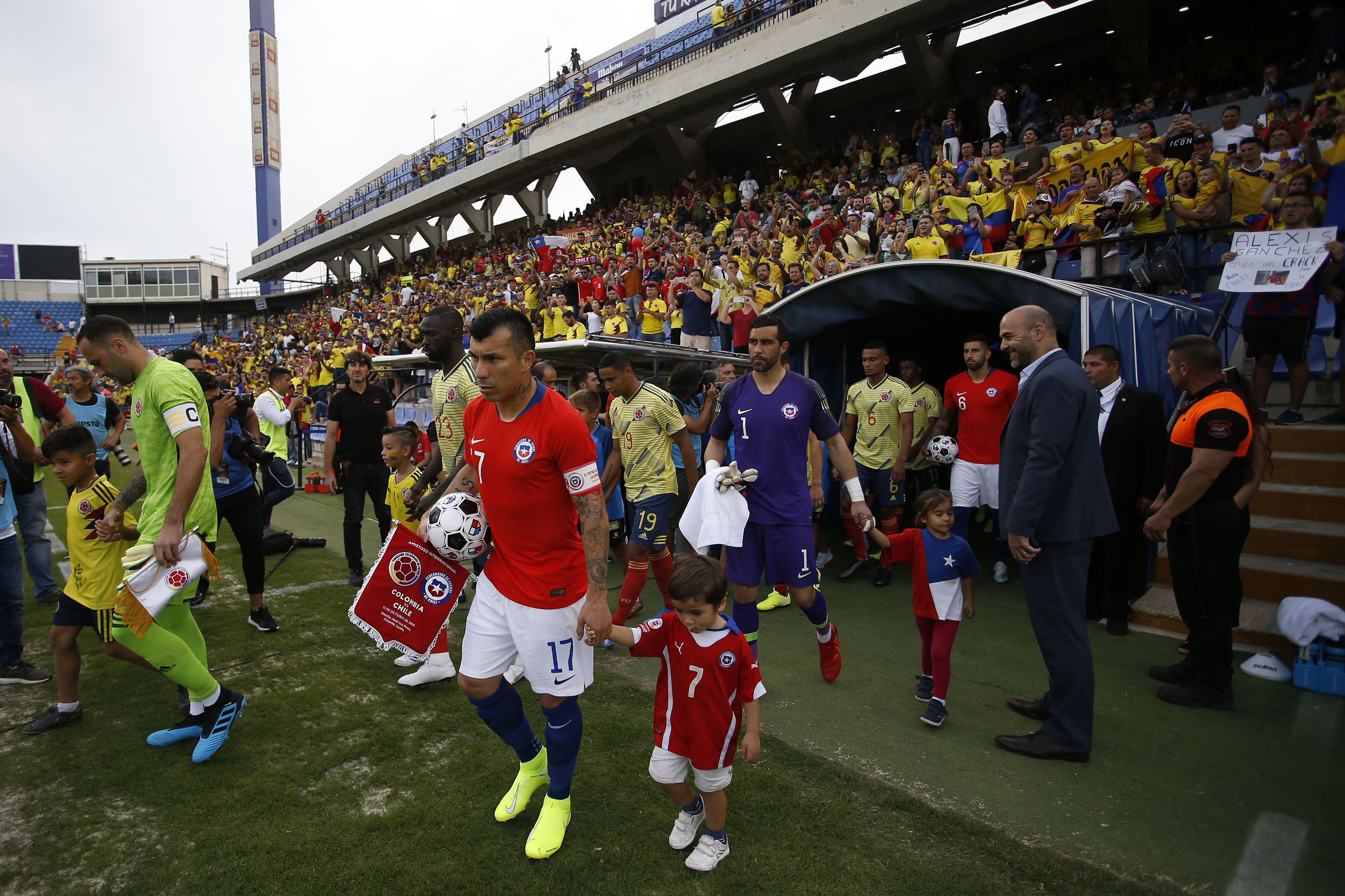 Gary Medel: intensidade antes de estatuto, capitão do Chile