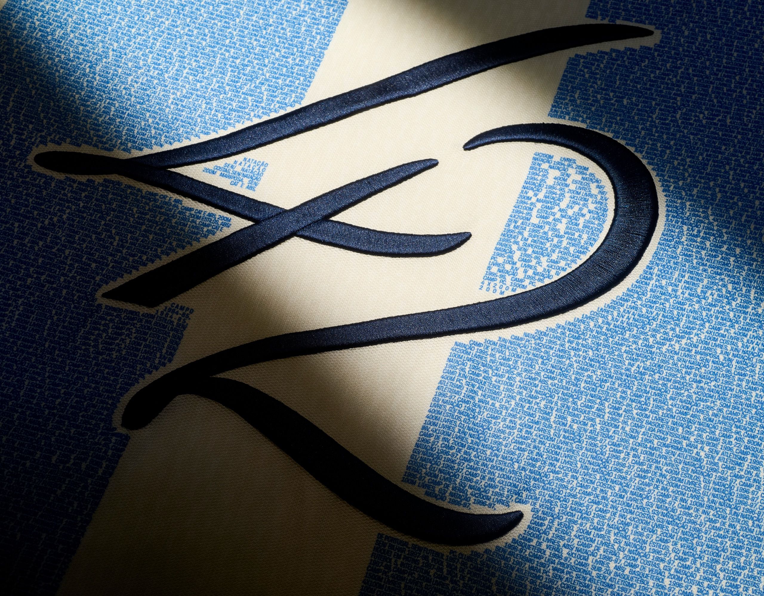 Camisola de homenagem a Pinto da Costa será lançada esta sexta-feira pelo FC Porto - Foto: D. R.