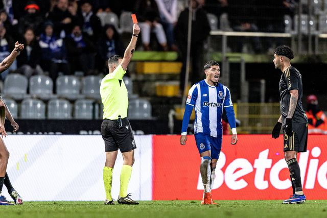 William Gomes foi expulso em Rio Maior frente ao Casa Pia - Foto: IMAGO