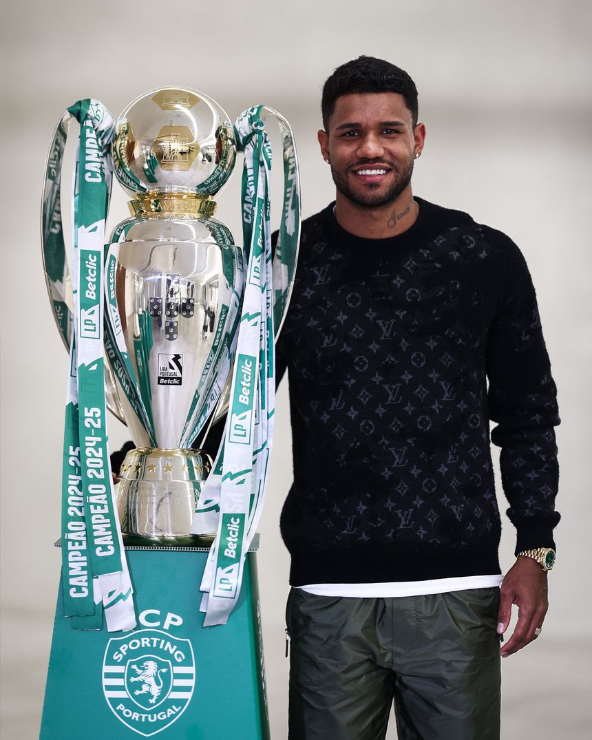 Matheus Reis era um dos resistentes dos três campeonatos conquistados pelo Sporting