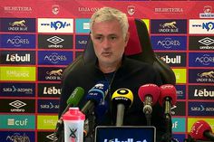 «Um jogador viu-me falar com Schjelderup e disse que os pitons, grandes ou pequenos, de nada valiam»