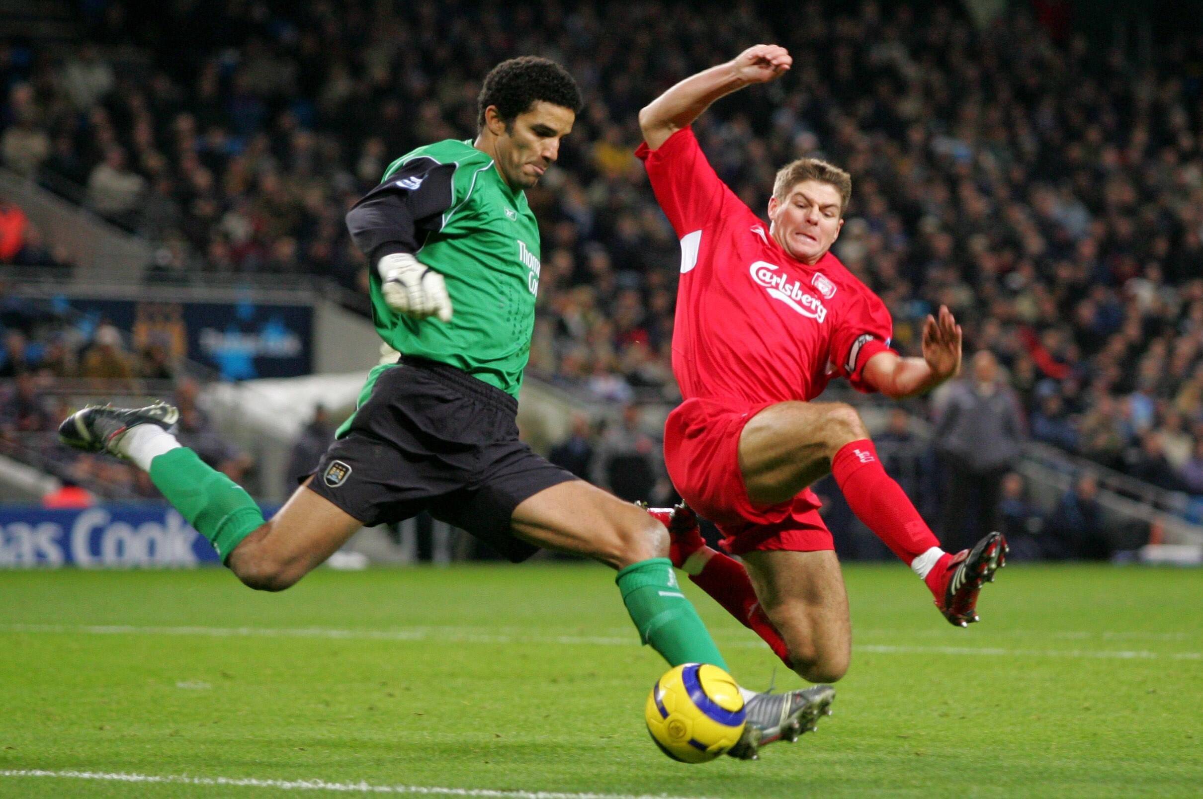 5. David James - 572 jogos por cinco clubes