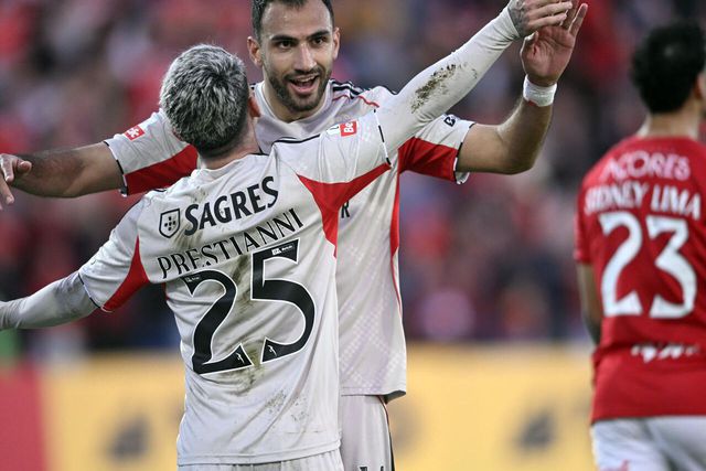 Santa Clara-Benfica: águias voaram apesar do frango de Trubin