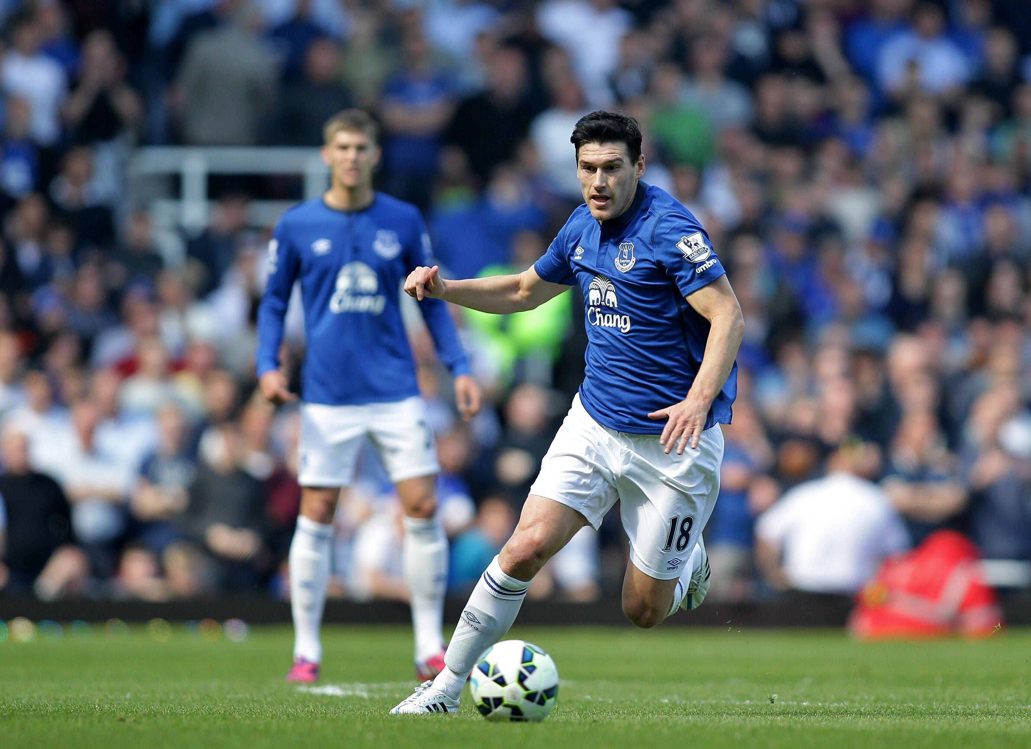 2. Gareth Barry - 653 jogos por quatro clubes