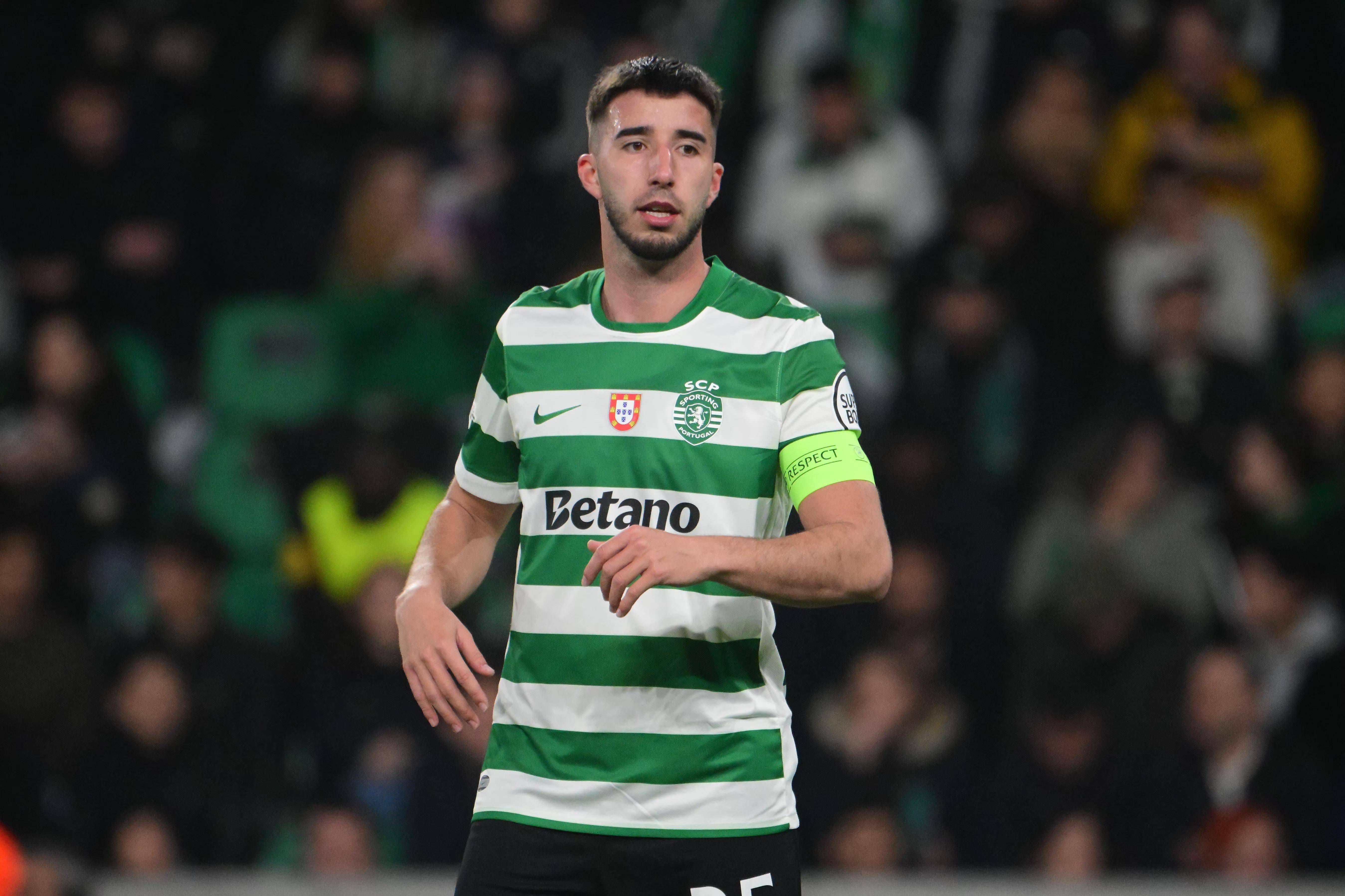 Gonçalo Inácio fará dupla com o costa-marfinense no eixo - Foto: IMAGO