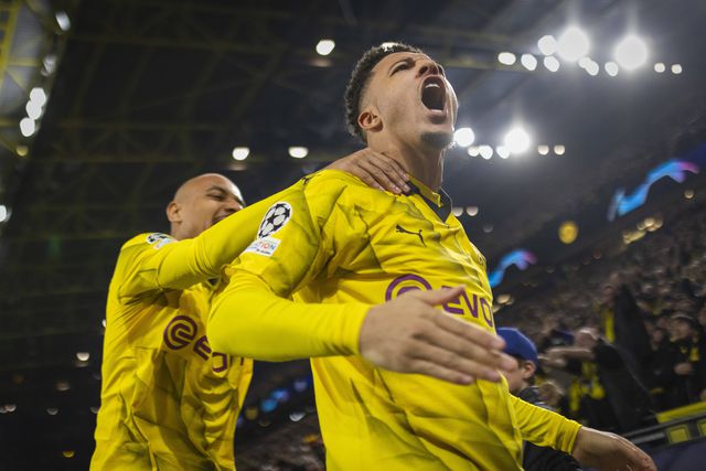 Dortmund sofre mas está nos quartos de final