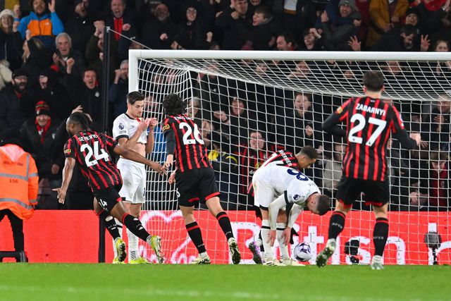 Épico: Bournemouth recupera desvantagem de três golos e vence o Luton