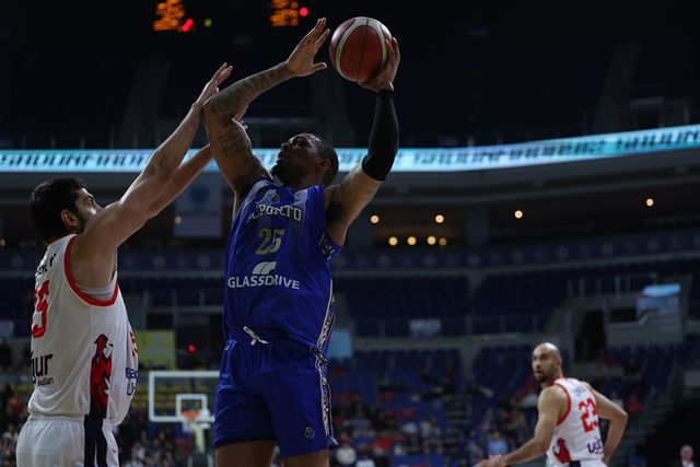 Dragão levou banho turco em Istambul