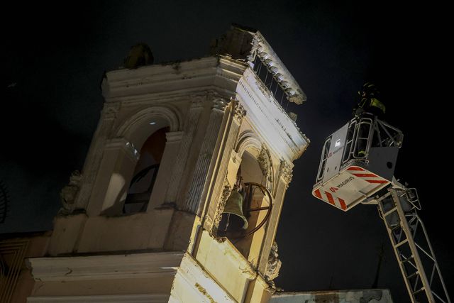 Sismo de magnitude 4,4 em Nápoles causa danos e pânico (vídeo e fotos)