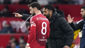 Amorim rendido a Bruno Fernandes: «É o capitão perfeito»