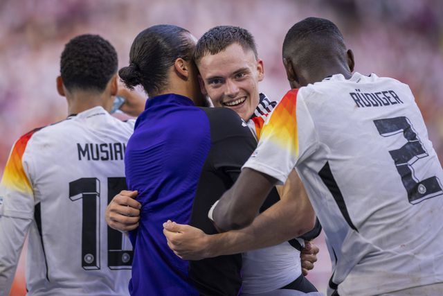 Florian Wirtz a celebrar na seleção alemã