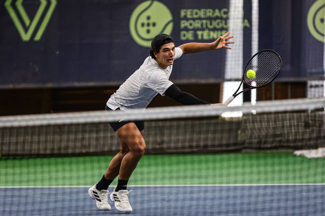 Henrique Rocha nas 'meias' do ATP Challenger de Santiago