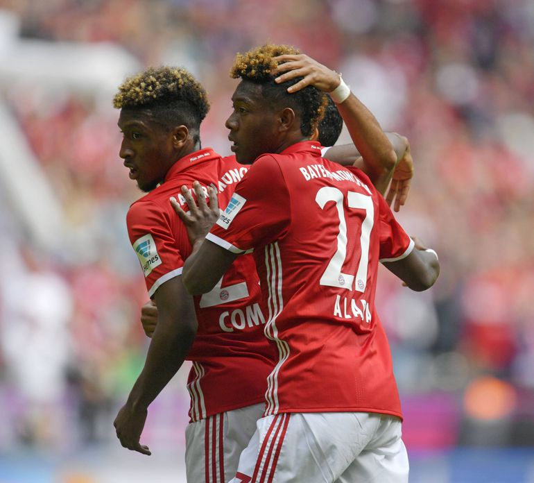 Em 2016, Coman e Alaba jogavam no Bayern e mais pareciam irmãos (IMAGO)