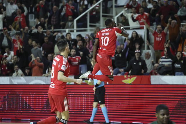 Arthur marcou o segundo dos encarnados - Foto: FPF