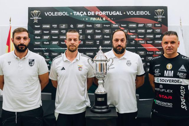 Eduardo Faustino (Vitória SC), Marcel Matz (Benfica), João Coelho (Sporting) e Miguel Maia (AA Espinho) antes da final four. Foto Diogo Oliveira/FPV