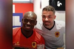 Buatu cozinhou comida tradicional angolana para companheiros do Gil Vicente