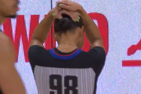 VÍDEO: até onde vai o show? Operador de câmara lesiona árbitra na NBA!