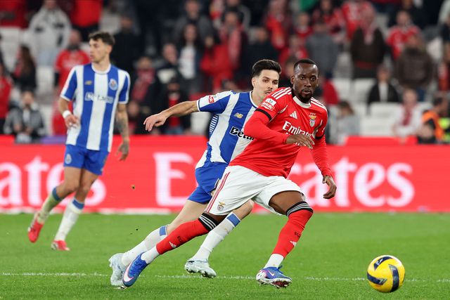 Lukebakio entrou bem no clássico e deverá ser recompensado por Mourinho — Foto: Catarina Morais/Kapta+