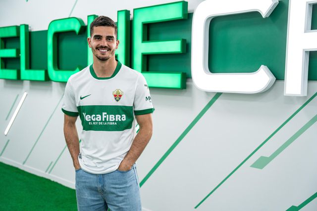 André Silva leva sete golos em 22 jogos pelo Elche em 2025/26