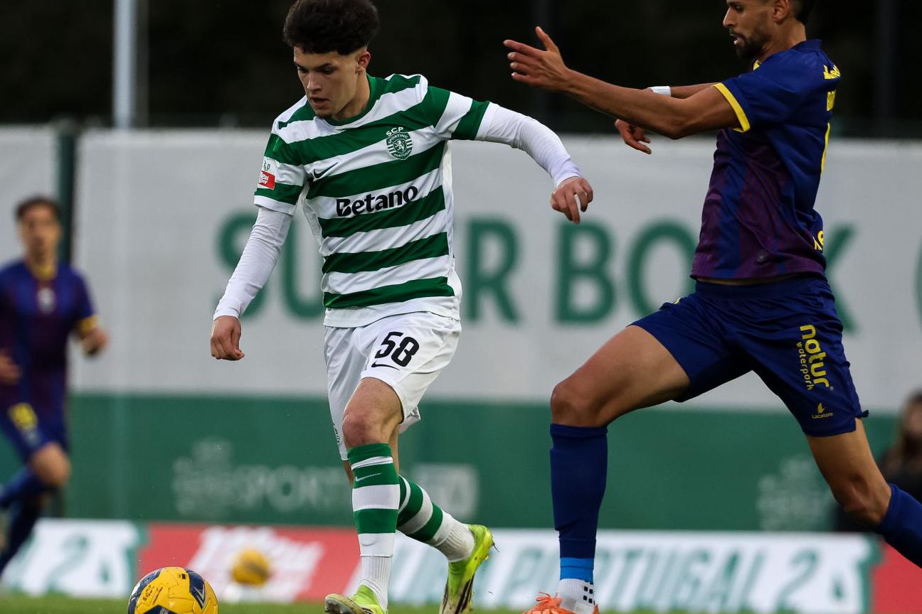Flávio Gonçalves bem tentou empurrar os verdes e brancos, mas Bruno Rodrigues e companhia não deixaram - Foto: Sporting