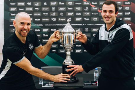 Tiago Pereira e Filipe Leite num momento de fair-play. Foto Diogo Oliveira/FPV