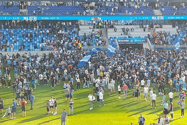 Slovan Bratislava conquista sexto título eslovaco consecutivo